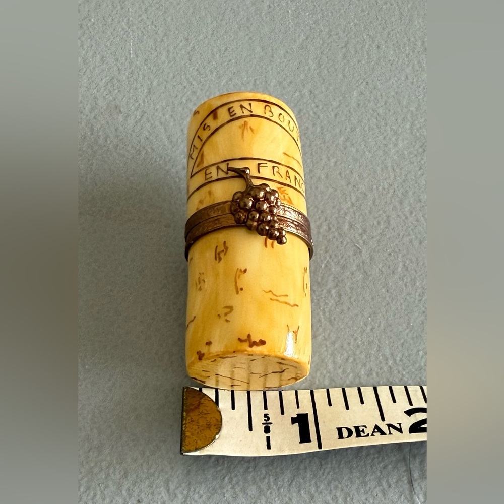 Limoges France Peint A La Main (Hand-painted) Wine Cork Porcelain Box w/Hinge - Picture 3 of 9